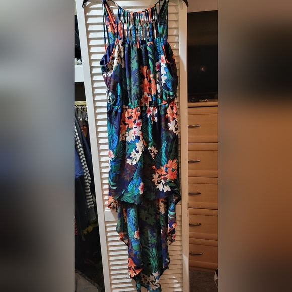 Candies Floral Hi-lo Romper - Picture 5 of 5